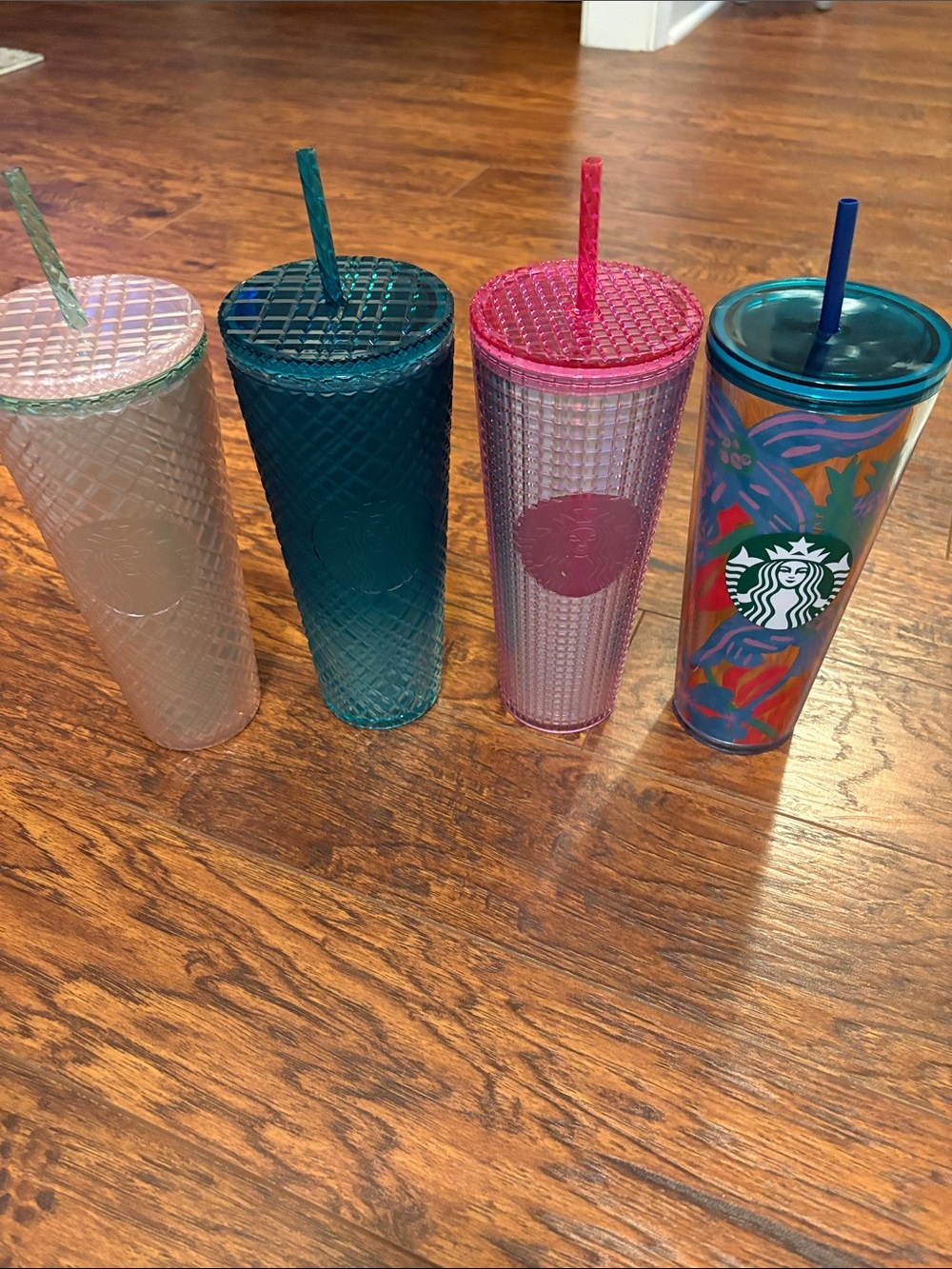 Bundle Starbucks cups